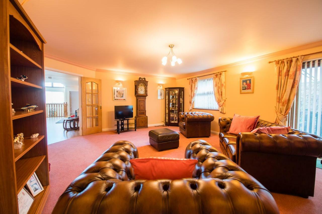 Y Grange Bed & Breakfast Llanfihangel-y-Creuddyn Exterior photo