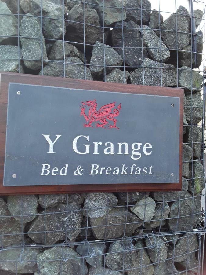 Y Grange Bed & Breakfast Llanfihangel-y-Creuddyn Exterior photo