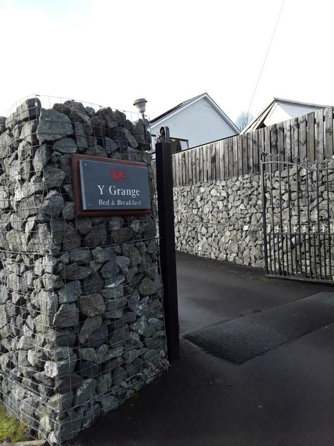 Y Grange Bed & Breakfast Llanfihangel-y-Creuddyn Exterior photo